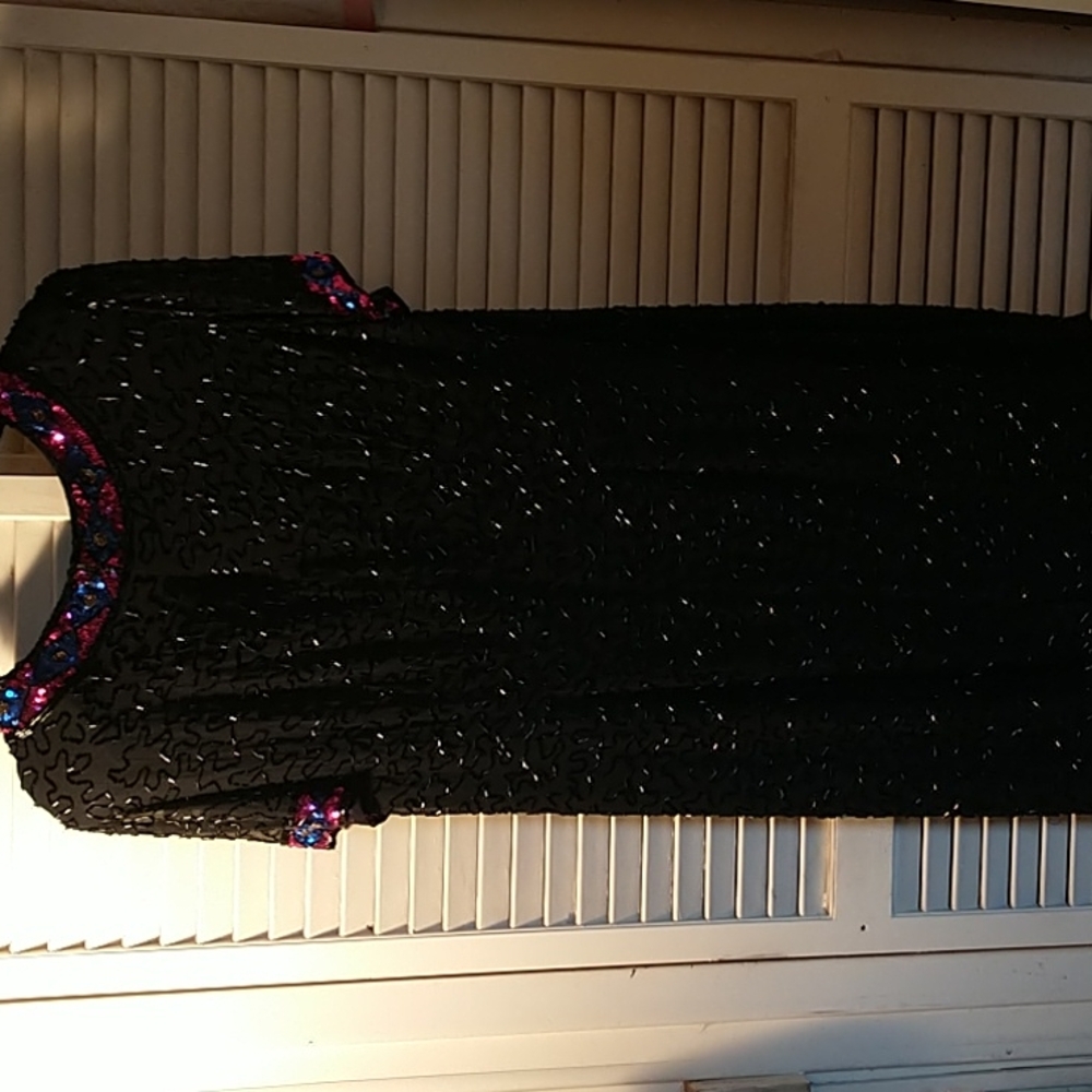 A.J. Bari black silk evening dress with bugle bead short sleeve size 20